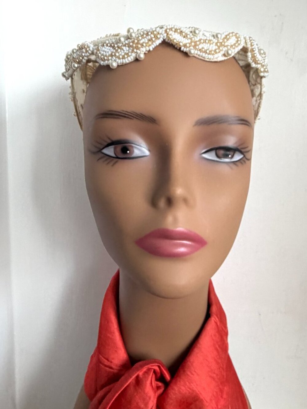 Vintage 1940s Lacey Scalloped Crown Hat Floral Pearl Beads Cocktail Headpiece